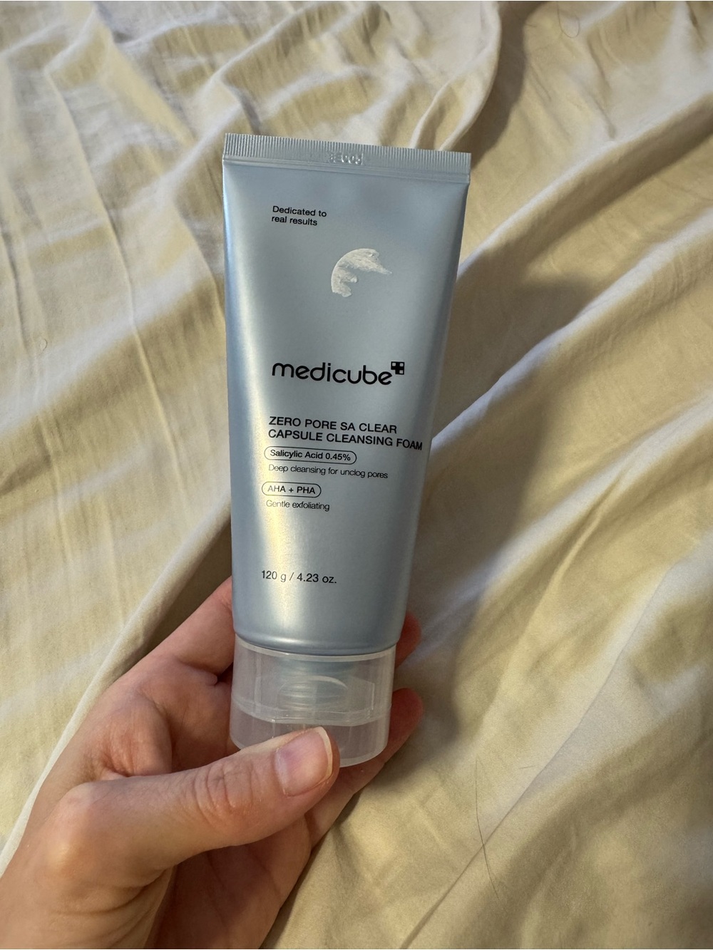 Medicube Zero Pore SA Clear Capsule Cleansing Foam – Silver